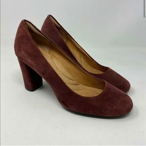 Clarks Indigo Wine Suede Leather Heels size 8.5